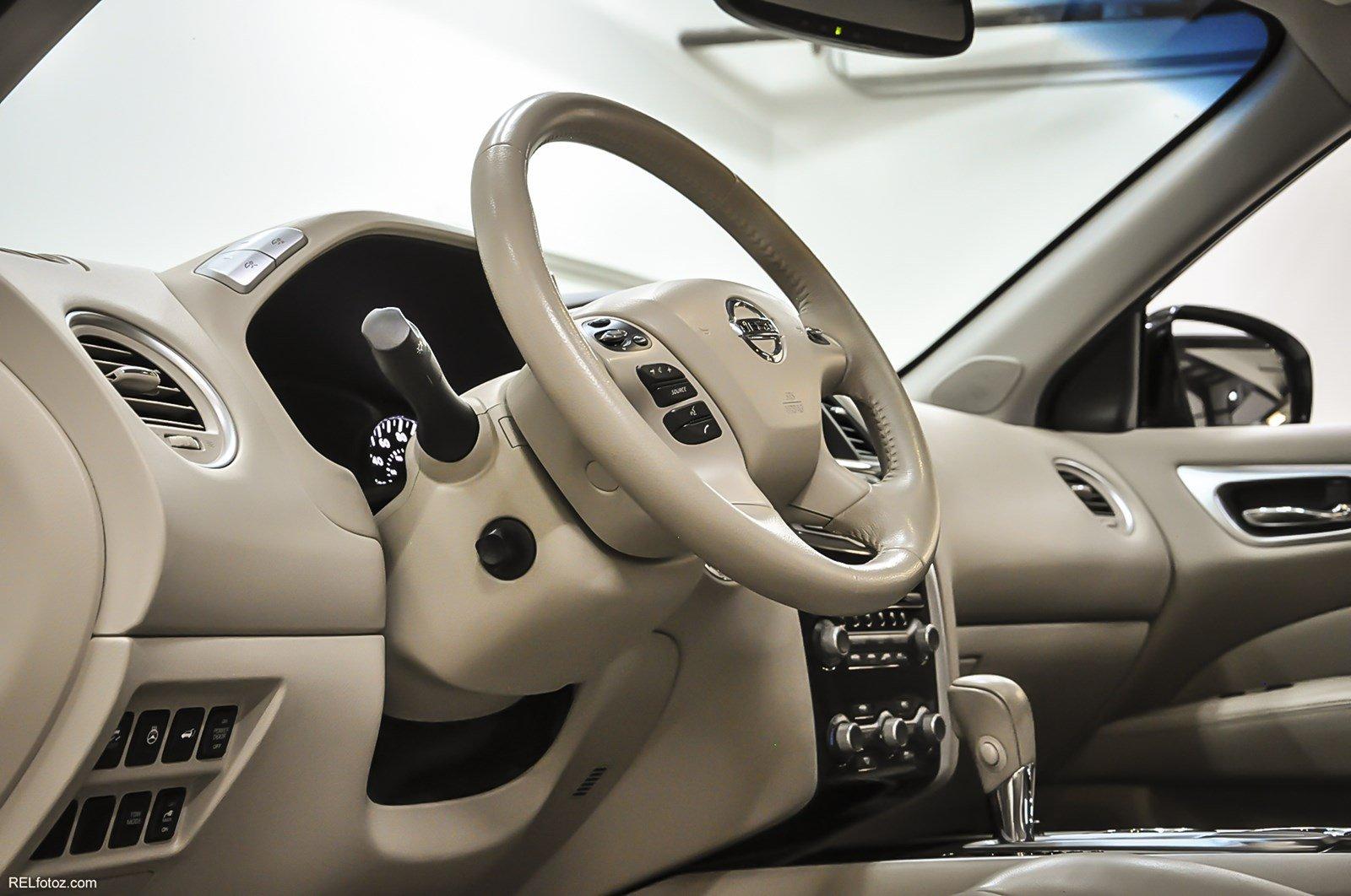 Used 2014 Nissan Pathfinder Platinum Hybrid for sale Sold at Gravity Autos Marietta in Marietta GA 30060 11