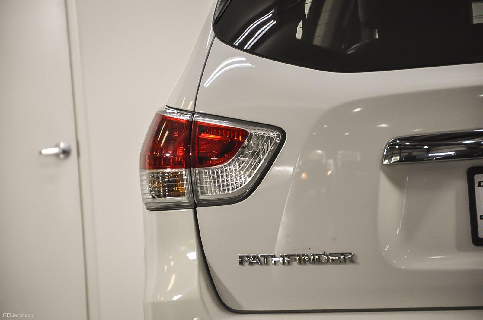 Used 2013 Nissan Pathfinder Platinum for sale Sold at Gravity Autos Marietta in Marietta GA 30060 6