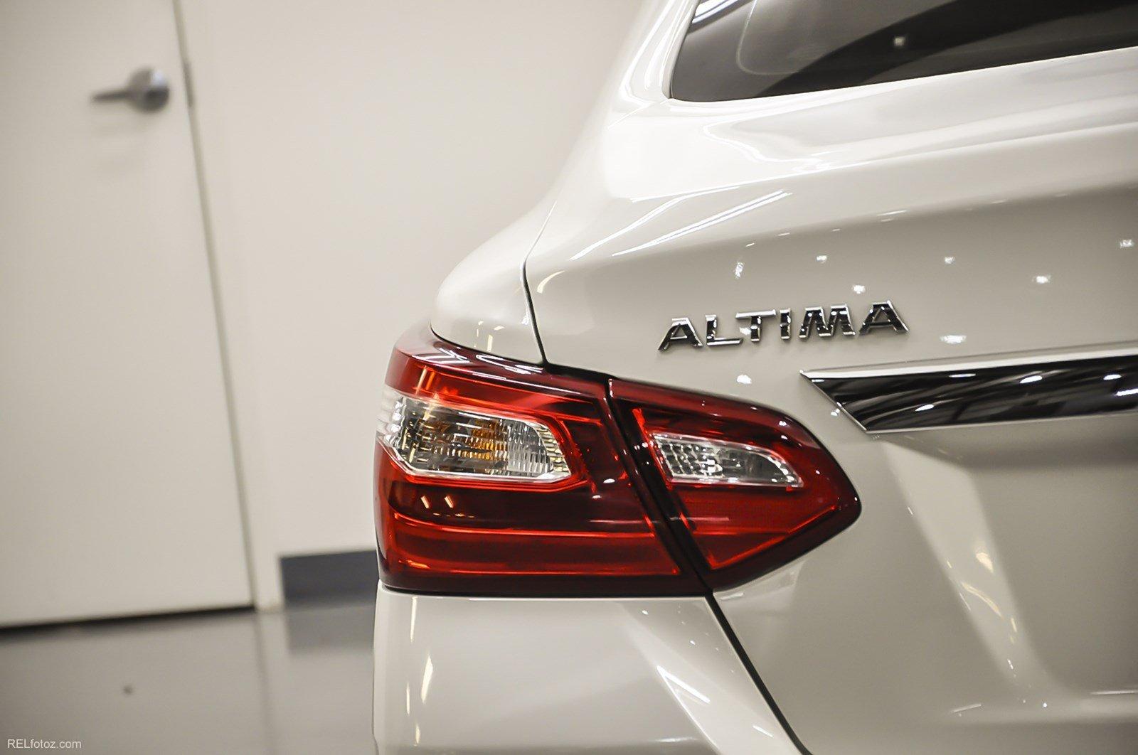 Used 2016 Nissan Altima 2.5 for sale Sold at Gravity Autos Marietta in Marietta GA 30060 6