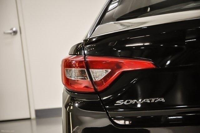 Used 2015 Hyundai Sonata SE for sale Sold at Gravity Autos Marietta in Marietta GA 30060 6