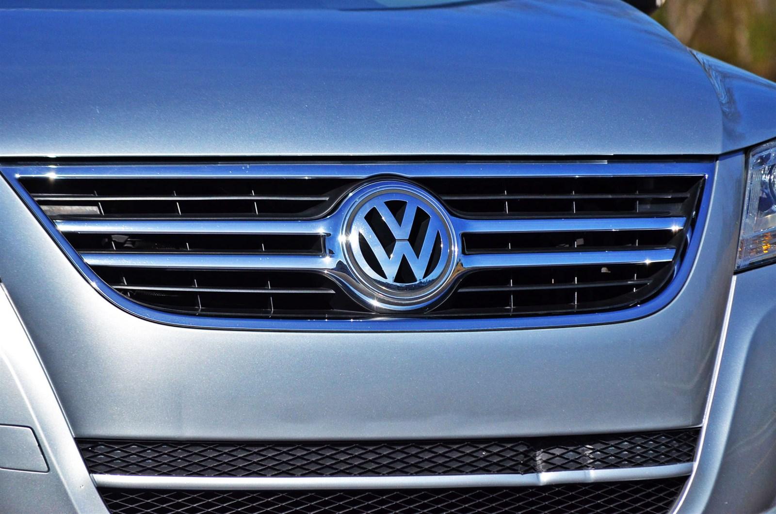Used 2009 Volkswagen Tiguan S for sale Sold at Gravity Autos Marietta in Marietta GA 30060 9