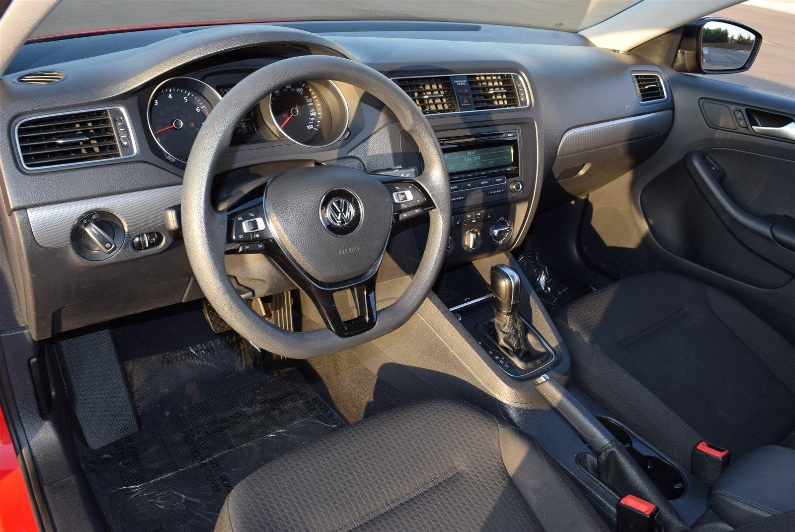 Used 2015 Volkswagen Jetta Sedan 1.8T SE for sale Sold at Gravity Autos Marietta in Marietta GA 30060 33