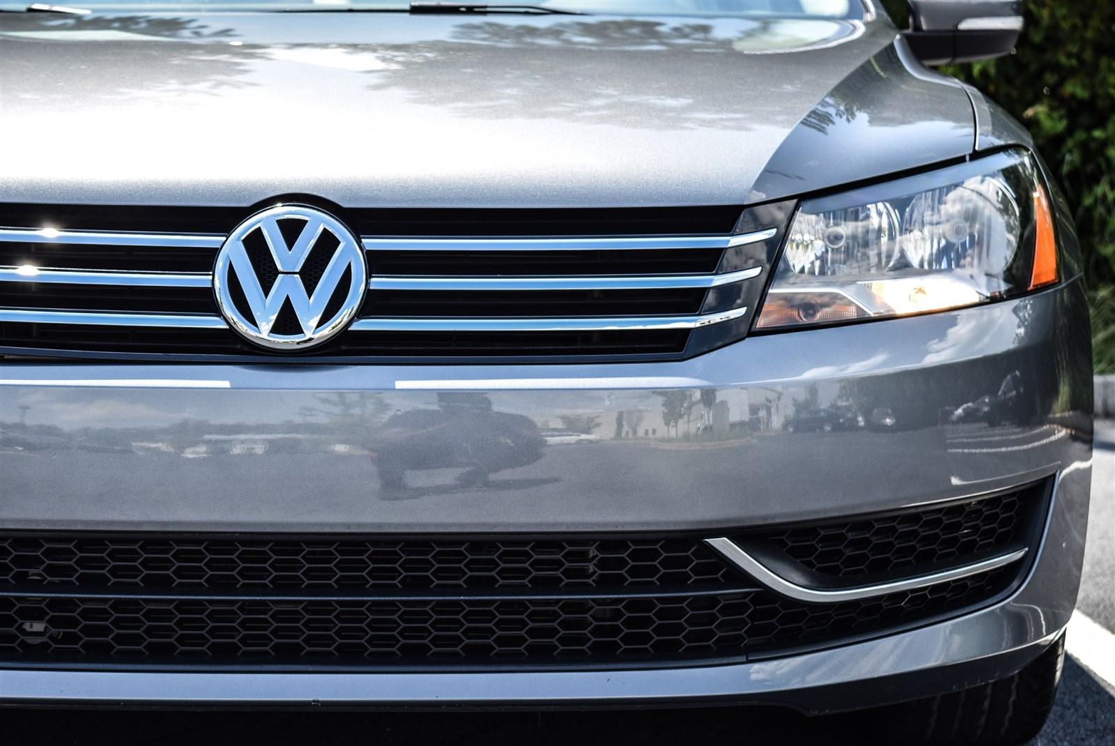 Used 2012 Volkswagen Passat SE for sale Sold at Gravity Autos Marietta in Marietta GA 30060 10