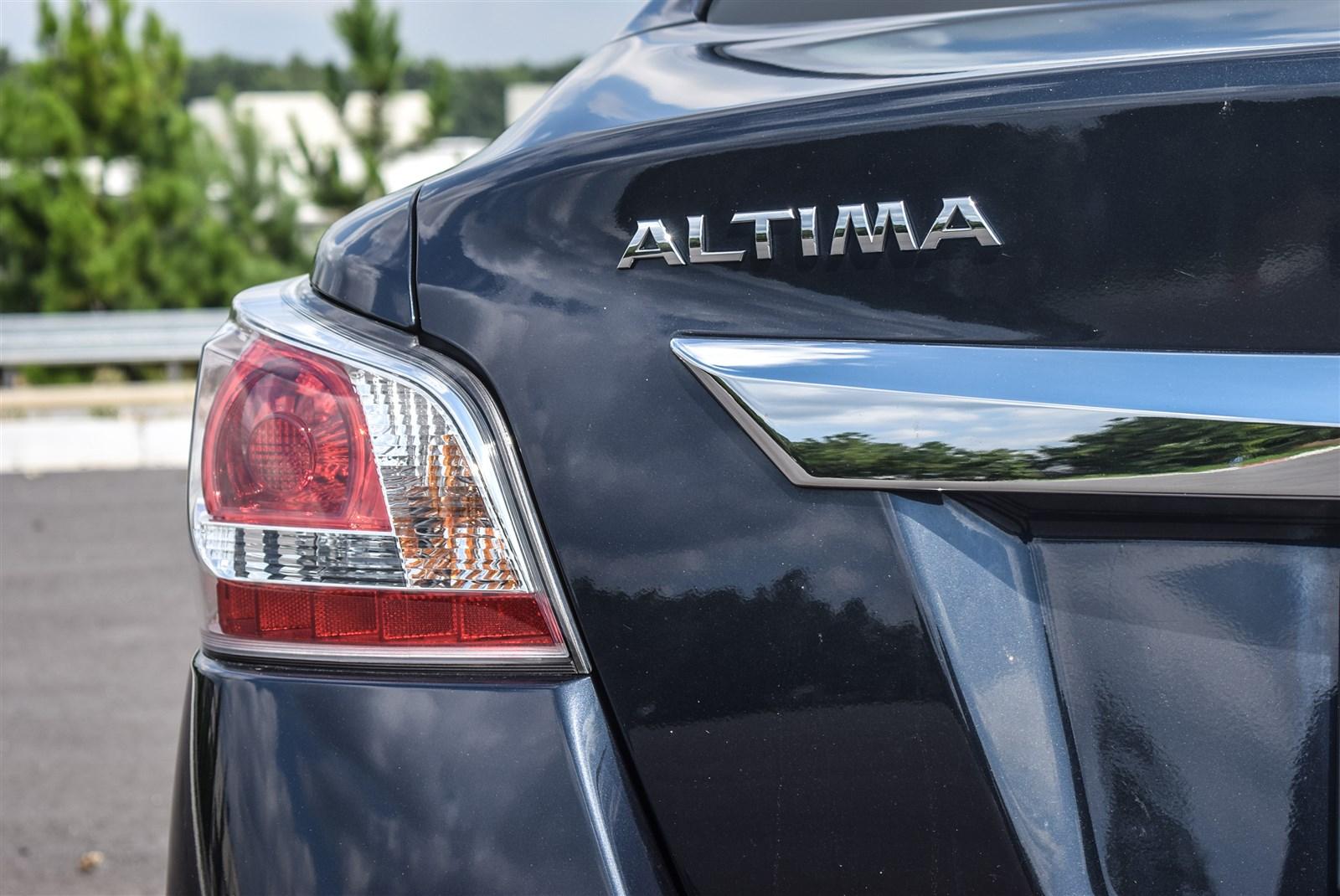 Used 2014 Nissan Altima 2.5 for sale Sold at Gravity Autos Marietta in Marietta GA 30060 20