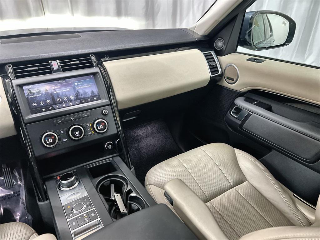 Used 2019 Land Rover Discovery SE for sale $38,998 at Gravity Autos Marietta in Marietta GA 30060 37
