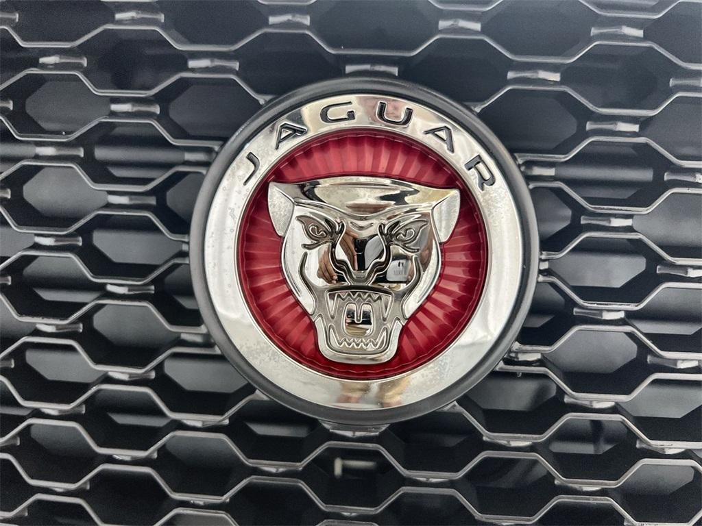 Used 2017 Jaguar F-PACE 35t Prestige for sale $34,998 at Gravity Autos Marietta in Marietta GA 30060 10