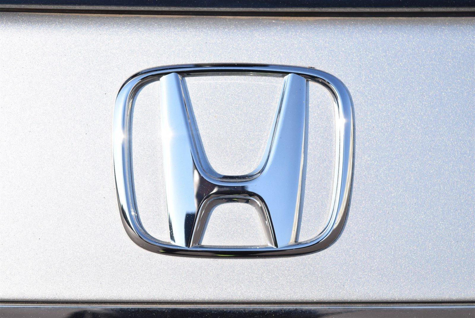 Used 2012 Honda Odyssey EX-L for sale Sold at Gravity Autos Marietta in Marietta GA 30060 17
