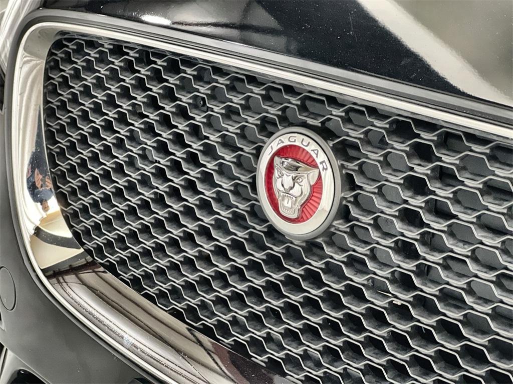 Used 2018 Jaguar F-PACE 30t Premium for sale Sold at Gravity Autos Marietta in Marietta GA 30060 10