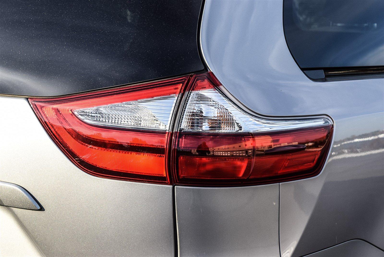 Used 2015 Toyota Sienna XLE Premium for sale Sold at Gravity Autos Marietta in Marietta GA 30060 17