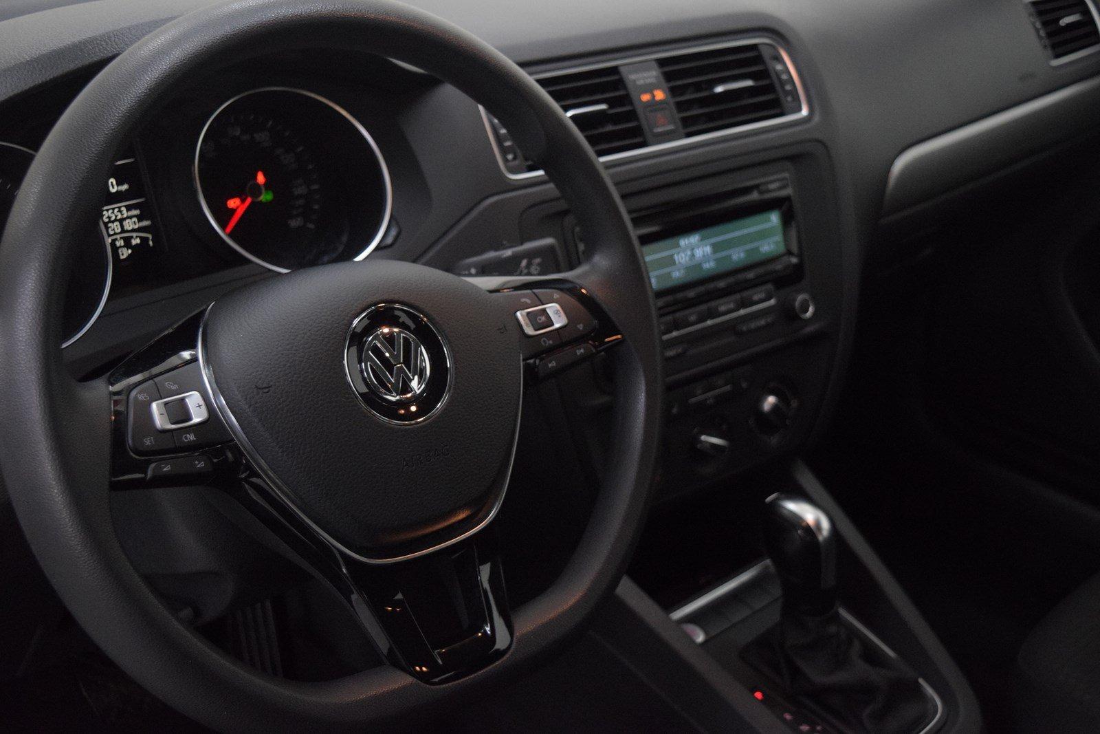 Used 2015 Volkswagen Jetta Sedan 1.8T Sport for sale Sold at Gravity Autos Marietta in Marietta GA 30060 30